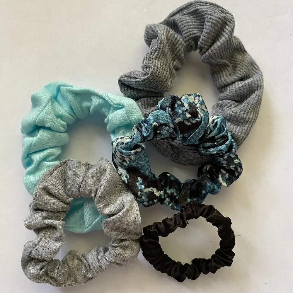 N/A set scrunchies